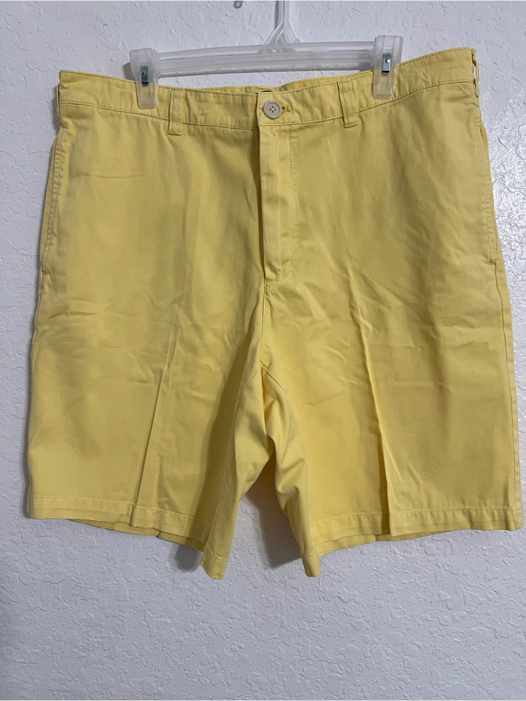 Club Room Mens Size 36 Solid Classic Fit Chino Shorts Yellow 9 Inseam 525